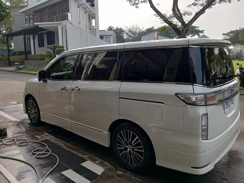 Dijual Elgrand 2016