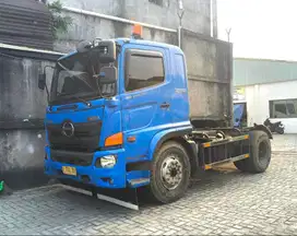 72rb+banBARU MURAH Hino engkel 4x2 tractor head SG 260 TH 2020 trailer