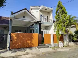 Rumah Cantik, 1,5lantai di boulevard hijau, Kota Harapan Indah, Bekasi
