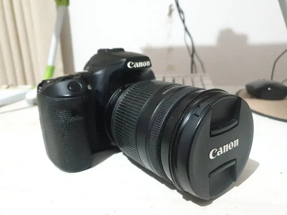 Canon EOS 70D 18-200mm f/3.5-5.6