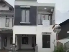 Dijual Rumah Gress 2 Lantai di Jatiwaringin - Duren Sawit
