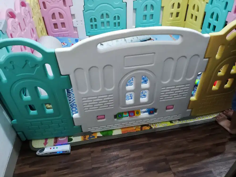 [Preloved] Box Bayi Pagar Bayi Anak Warna Warni