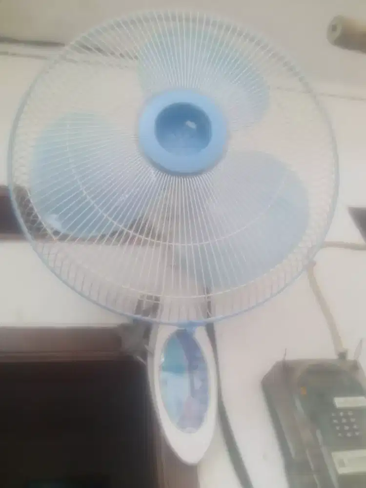 Kipas angin dinding 16 inch miyako remote normal nego tipis