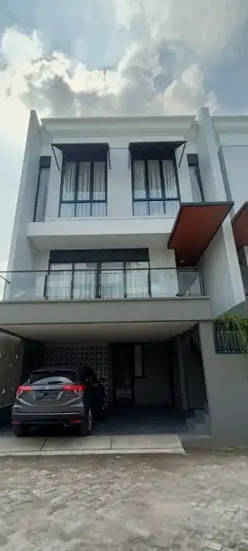 Jual Rumah Mewah The Residen Town house Cilandak timur jakarta selatan