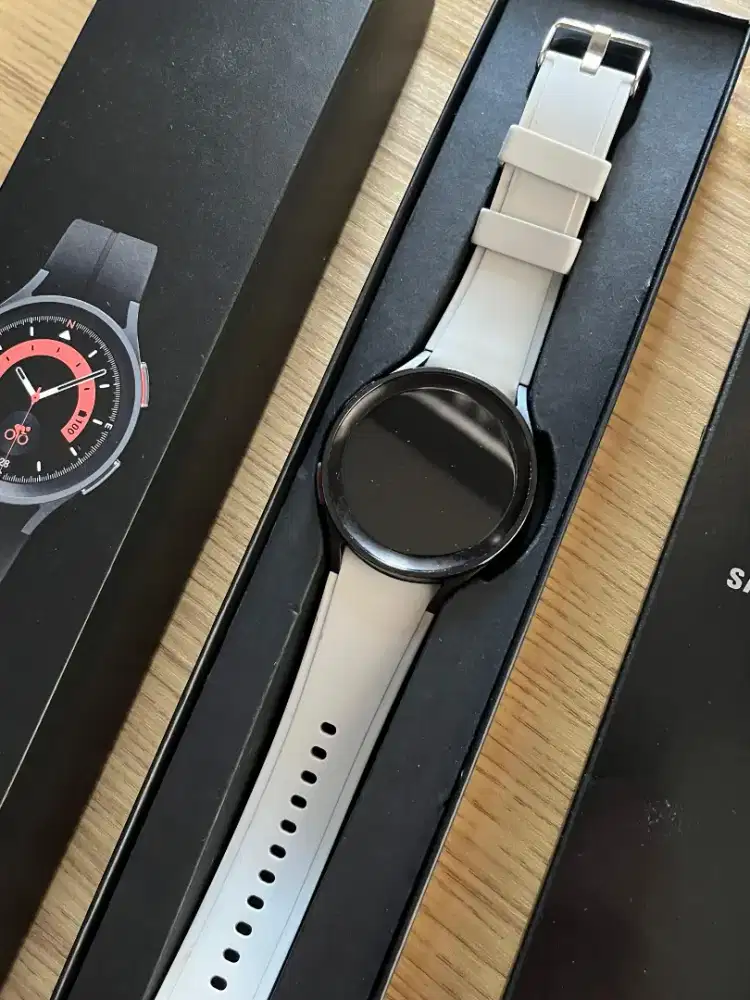 Galaxy watch 5 Pro 45mm like new