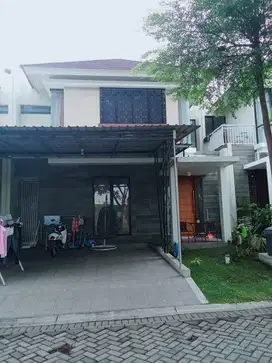 Disewakan rumah di citraland northwest lake depan danau