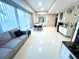 DISEWAKAN APARTEMEN LARIZ MANSION 3BR FULL FURNISHED CANTIK POL 99m2