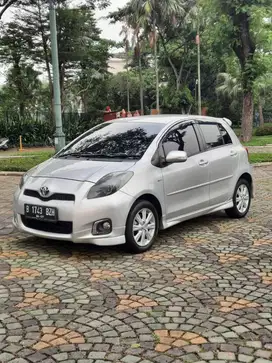SUPER LOW KM MULUS TERAWAT ANTIK ! Toyota Yaris 1.5 S AT 2012 Silver