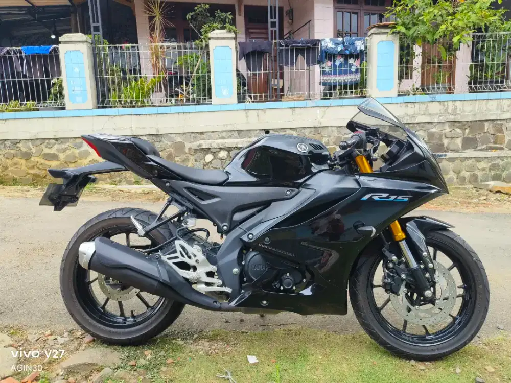 Yamaha r15 v4 low km