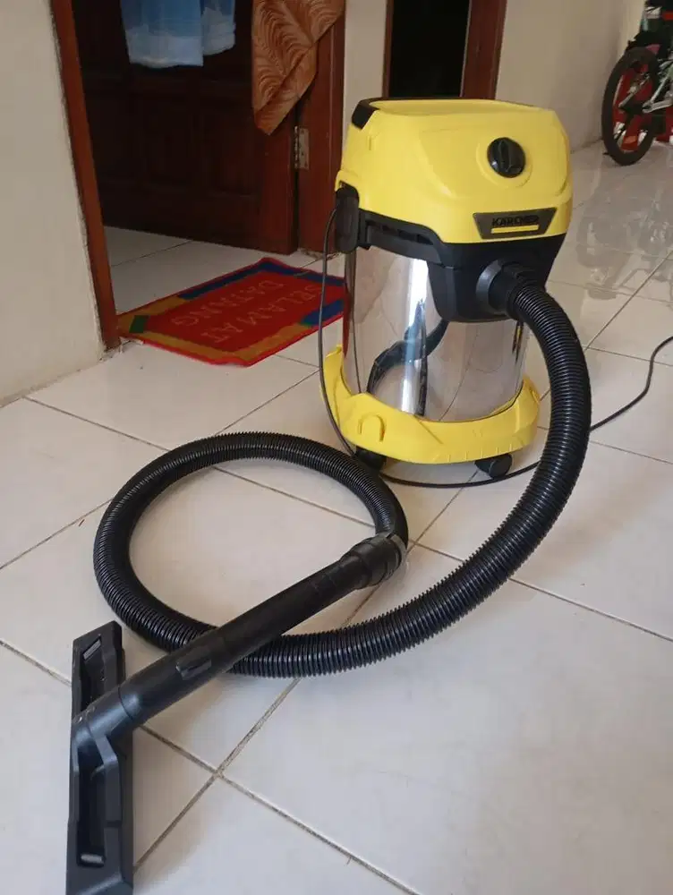 DIJUAL VACUM CLEANER  KARCHER WD 3 LIKE NEW