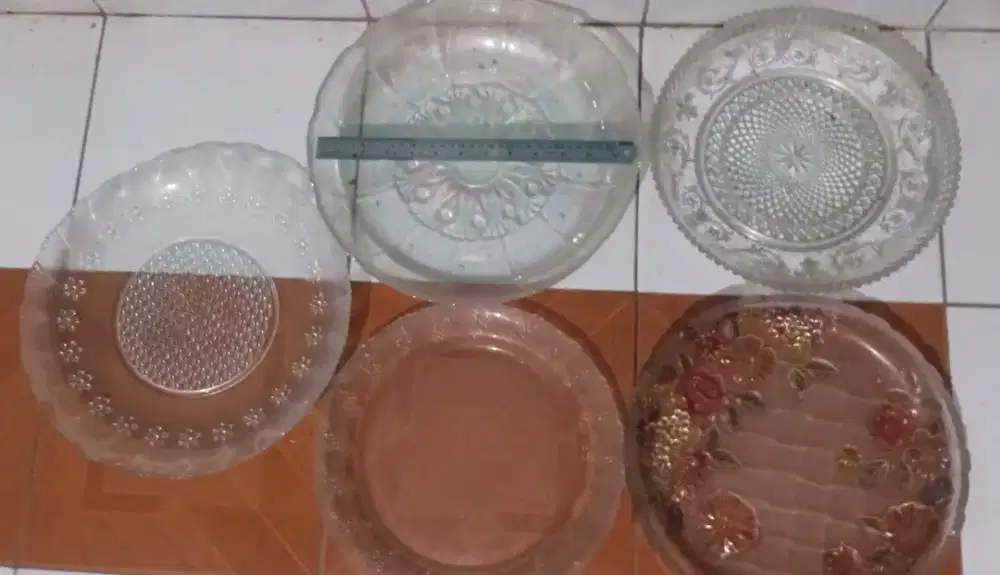 piring pyrex bening