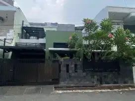 Rumah Asri Luas 190 Meter di Komplek Abadi Duren Sawit