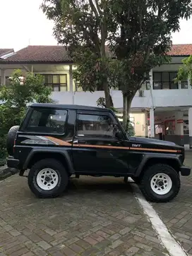 Mobil Antik Taft GT 4x4 Diesel