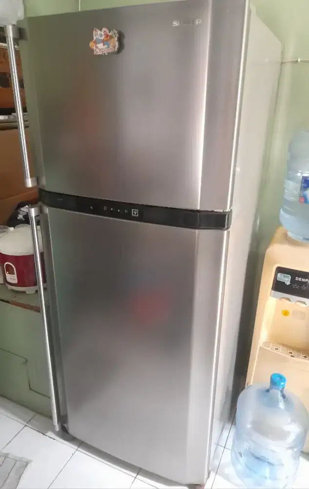 Kulkas sharp 2 pintu jumbo