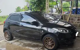 Mazda 2 2010 Bensin