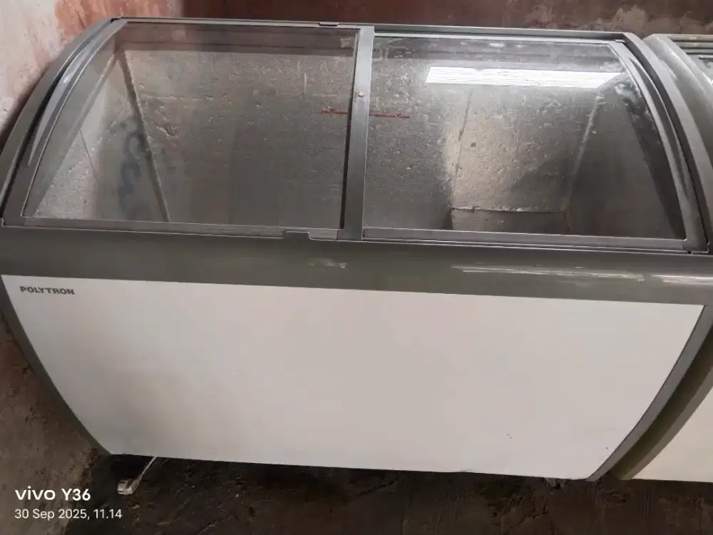Di jual cepat prizer bok kaca sliding 400L