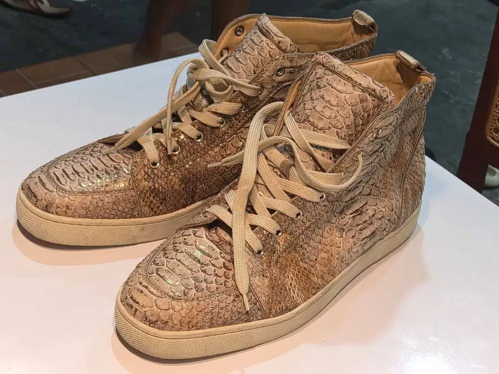 Dijual: Christian Louboutin - Python Louis High Top Sneakers(Beige)