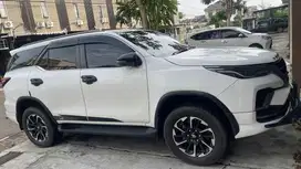 Toyota Fortuner 2.8 GR sport low Km