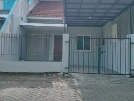 Rumah 2 Lantai di Citra Sentosa, Surabaya Barat