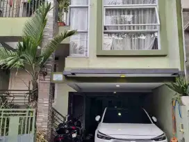 Rumah 3 lantai di Ciputat, Komplek Villa Mutiara dekat Bintaro Xchange