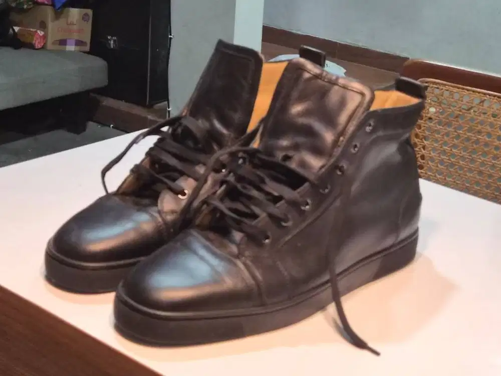 Dijual: Christian Louboutin - Louis leather high trainers(Black)