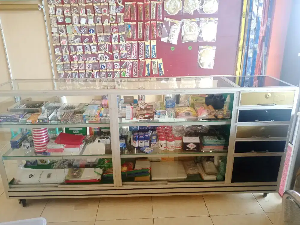 Steling 2meter beserta isi nya atk bekas fotocopy