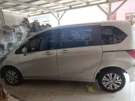 Honda Freed SD 2012