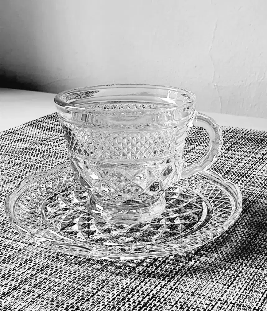 12 pcs Cangkir Kaca Kristal Klasik Vintage