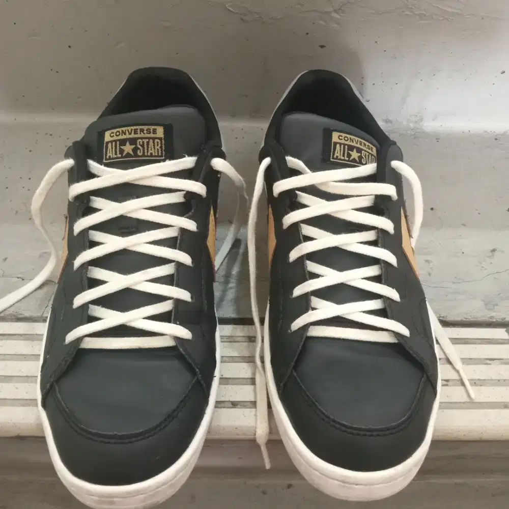 Converse Pro Blaze V2 Black Golden Size 44 – Original