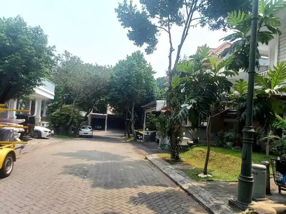 Rumah di Kota Baru Parahyangan, Asri Dekat Sekolah dan Masjid