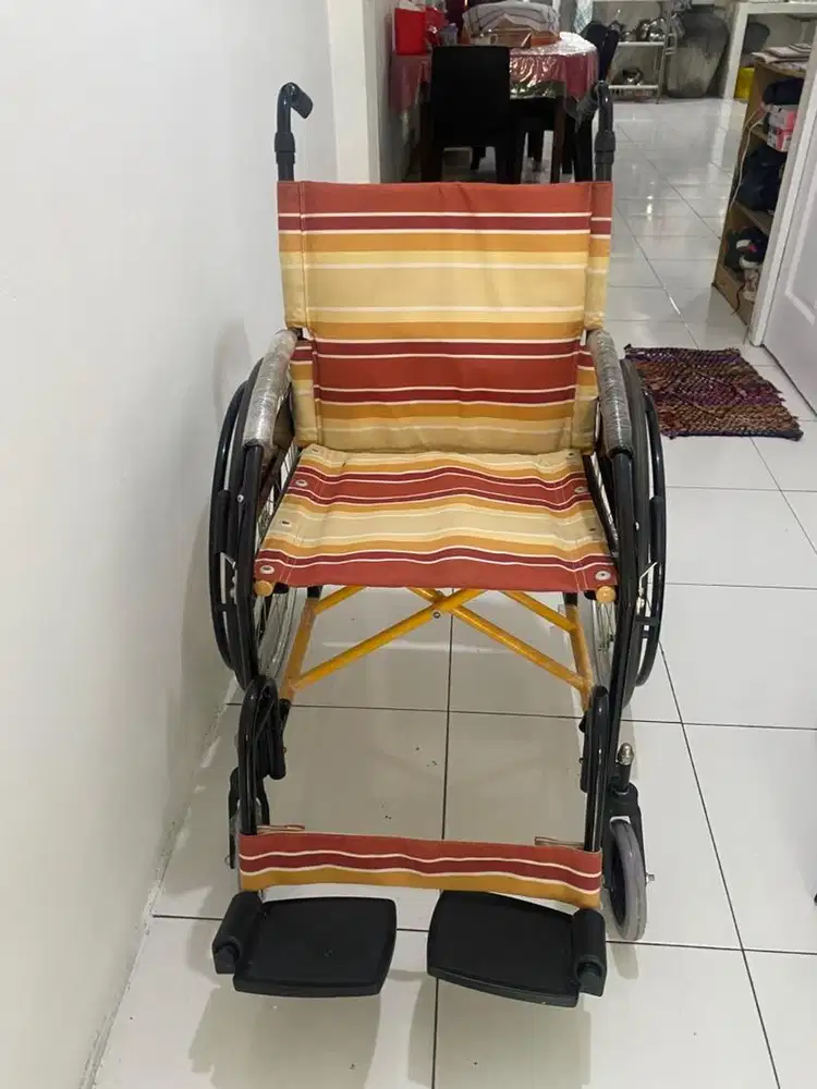 Kursi roda baru