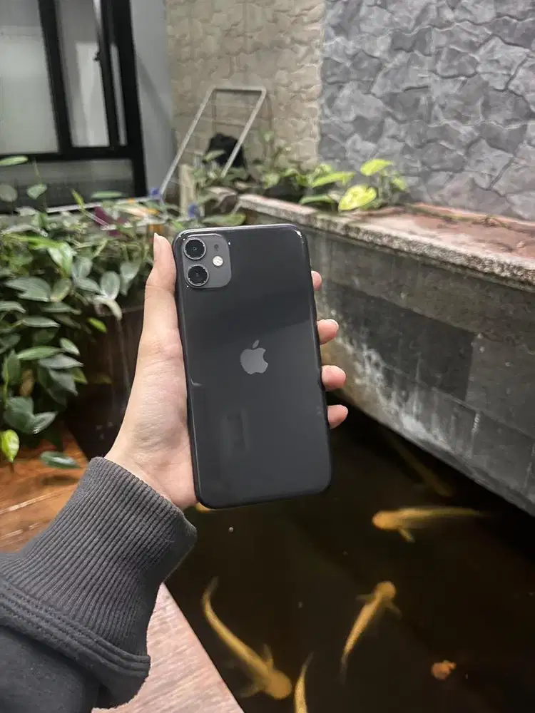 iPhone 11 Black 128 GB Resmi Blibli
