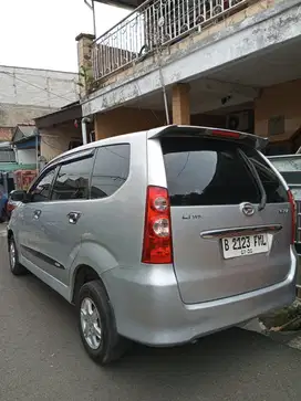 Daihatsu Xenia 2009 Bensin