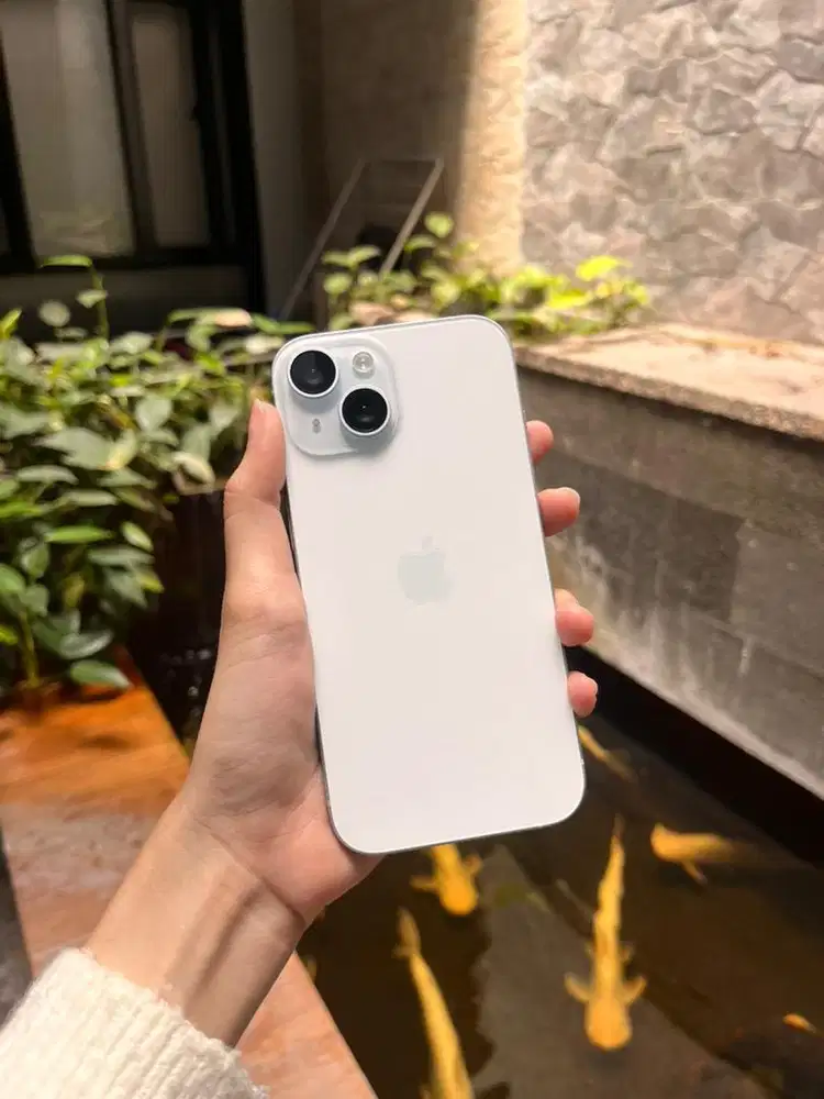 iPhone 15 Rear Blue 128 GB Resmi Blibli
