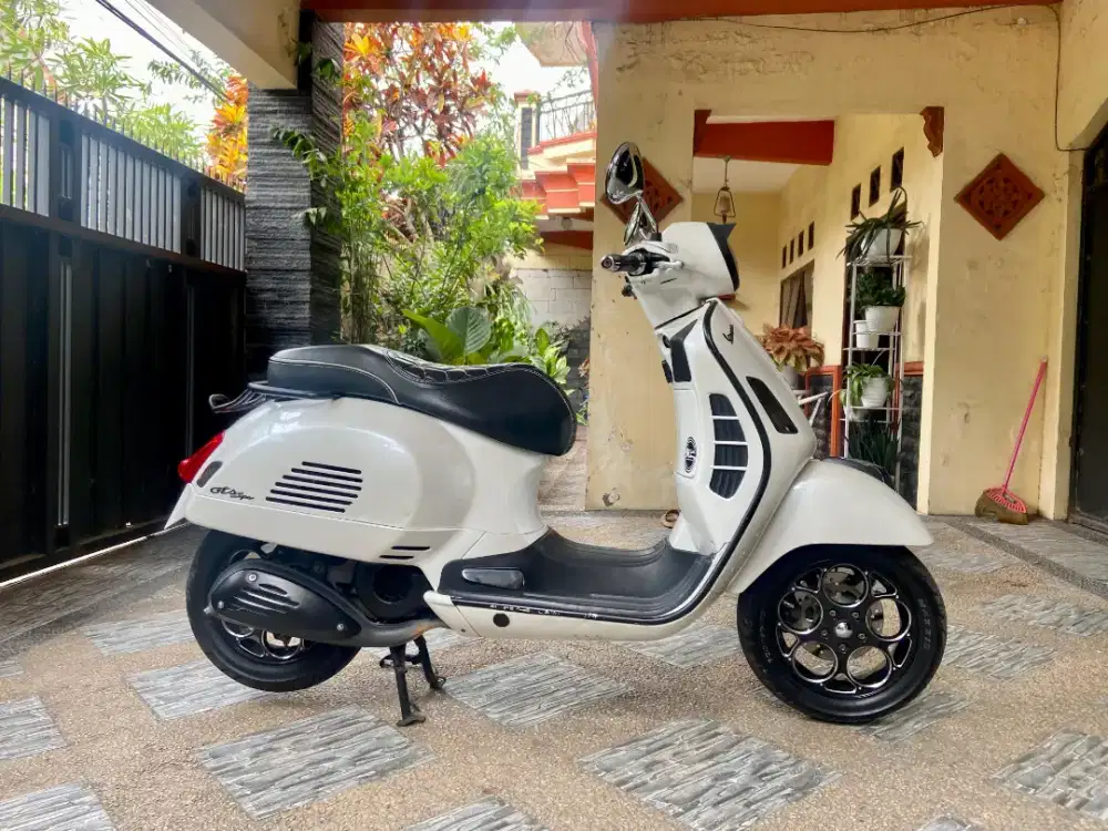 Vespa GTS 150 3V Tahun 2017
