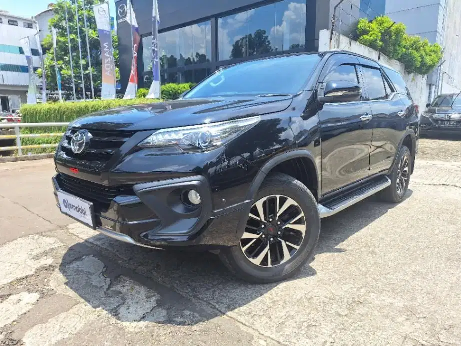Toyota Fortuner  2.4 4x2 VRZ TRD Solar-AT 2018 Hitam