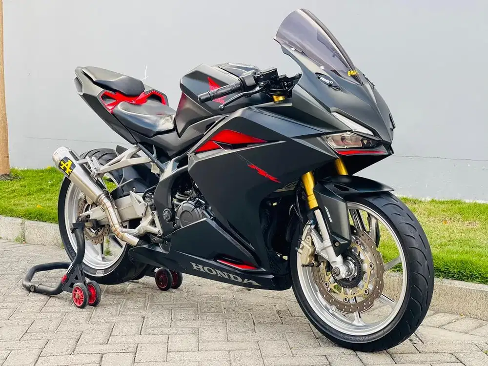 Honda cbr250rr black matte abs 2018  plat L pajak On cbr 250rr abs