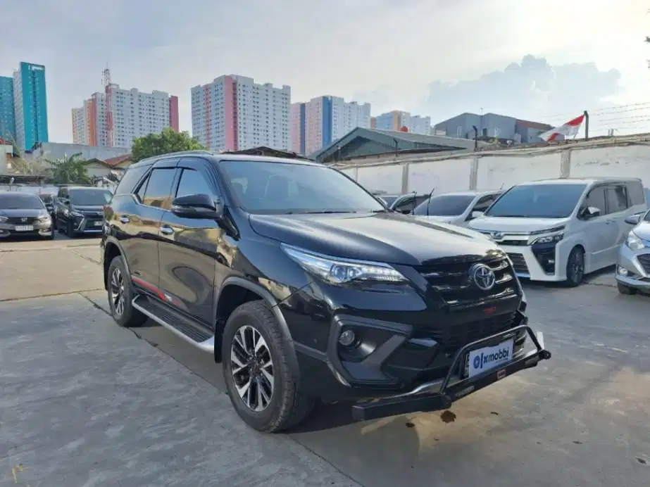 Toyota Fortuner  2.4 4x2 VRZ TRD Solar-AT 2018 Hitam