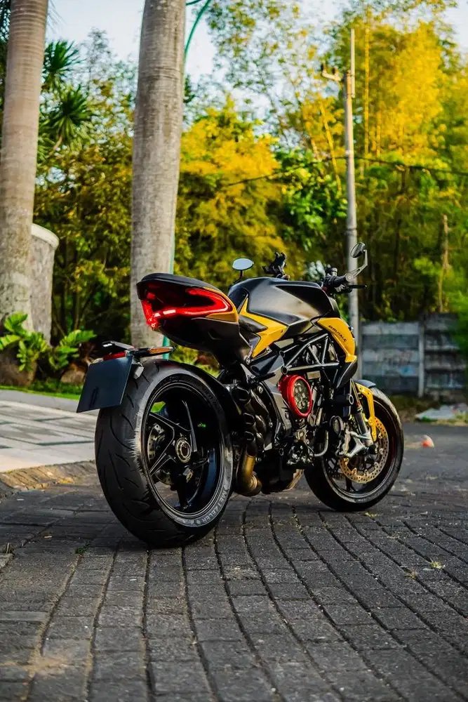 Mv agusta brutale 800RR Dragster 800RR Reparto corse Z650 Z800