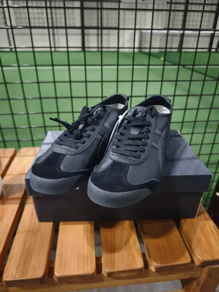 Sepatu Onitsuka tiger mexico triple black ORI