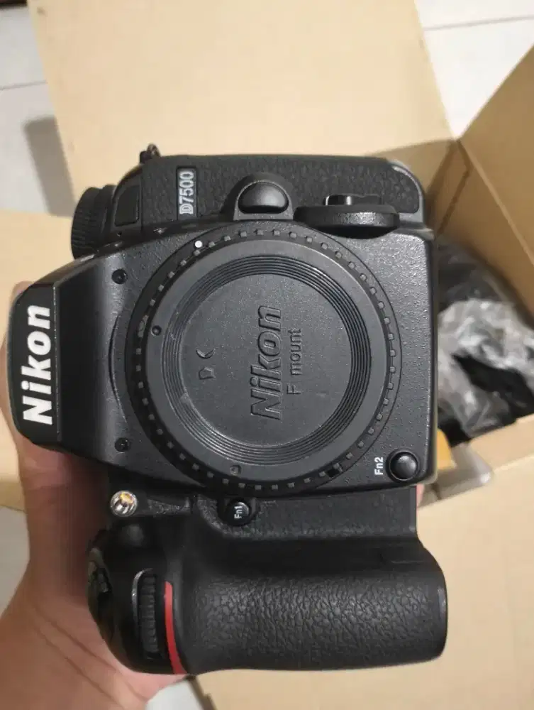 NIKON D7500 LIKENEW 8JT NET
