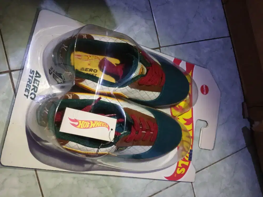 Aerostreet × Hotwheels