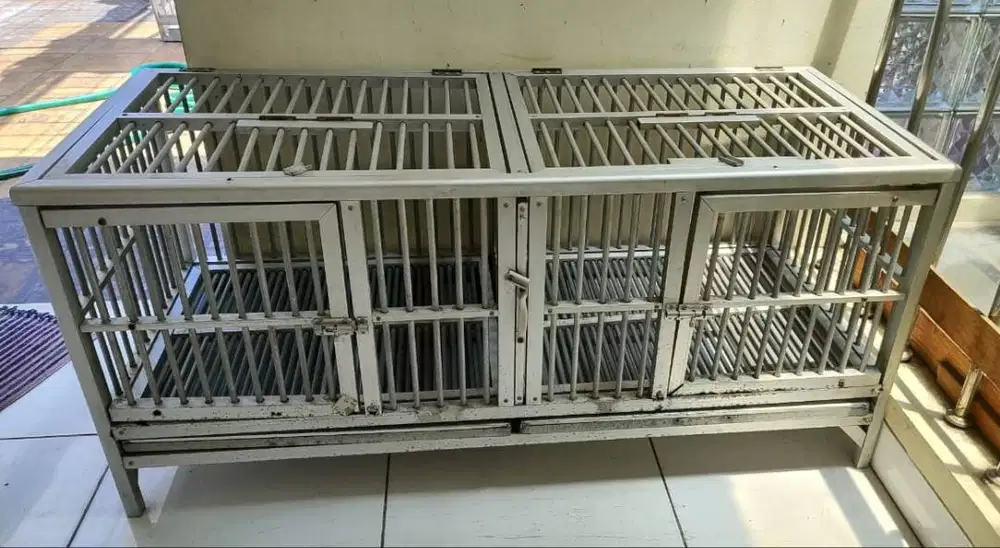 Kandang aluminium 2sekat bisa untuk anjing kucing
