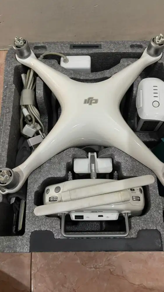 Drone dji phantom 4