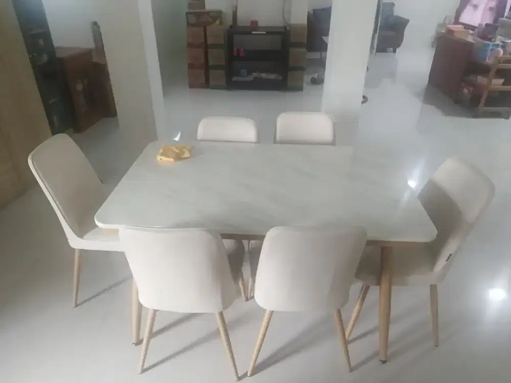 Jual meja makan 6 kursi baru dirakit blom pernah dipakai