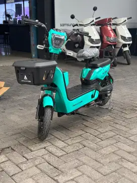 PEMBELIAN SEPEDA LISTRIK GRATIS HELM