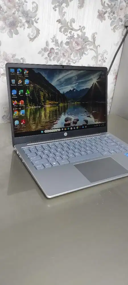 hp leptop 14-ep0557TU