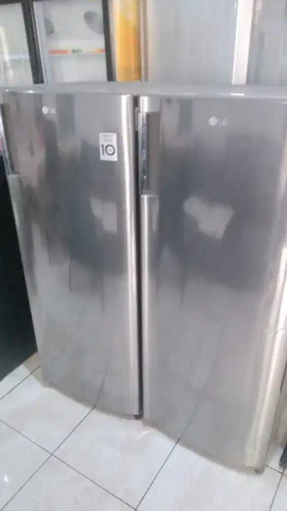 freezee es batu 6 rak LG