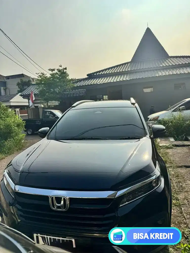 Honda BR-V 2023 Bensin (over kredit resmi).