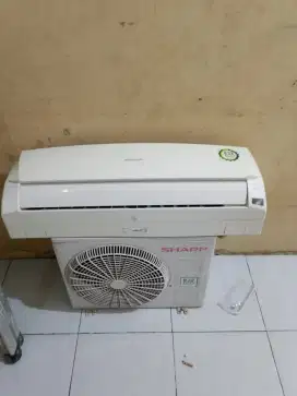 Ac sharp 1/2pk bergaransi